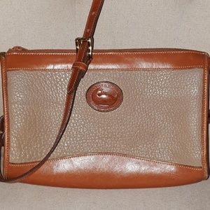 Vintage Dooney & Bourke shoulder bag.